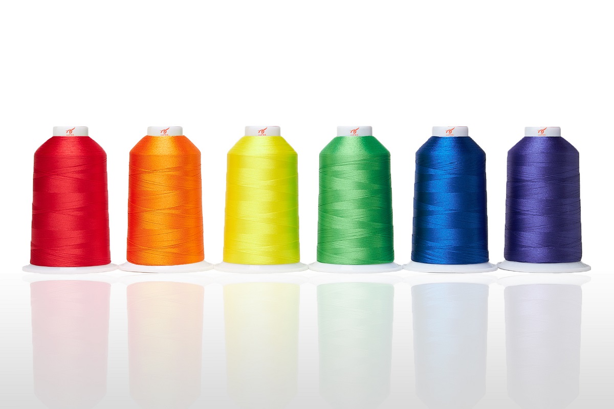 coFEE-Stickgarne bietet 430 verschiedenen Garnfarben