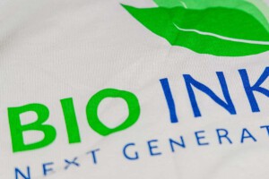 Gröner führt Bio-Textildruckfarbe ein