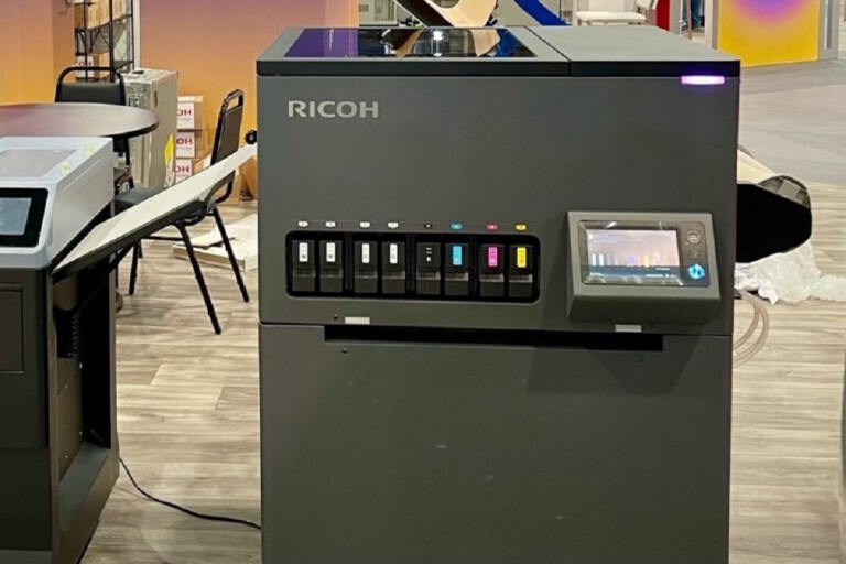 RICOH kündigt neues DTF-Roll-to-Roll-Konzept an