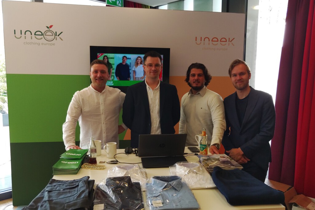 Das Team von Uneek Clothing