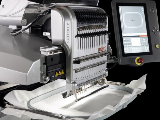 Die Stickmaschine Summit von Melco International