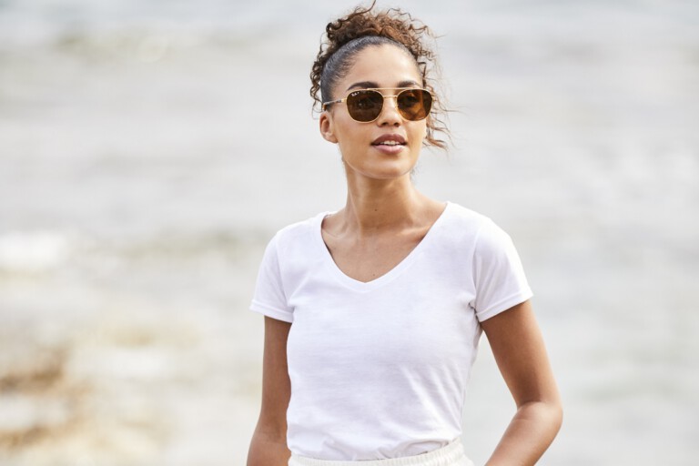 Das Ladies Iconic 150 V-neck von Fruit of the Loom.