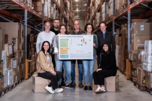 L-SHOP-TEAM führt freiwillig CSRD-Wesentlichkeitsanalyse durch Gruppenfoto Wesentlichkeitsanalyse-L-SHOP-TEAM-1200x800