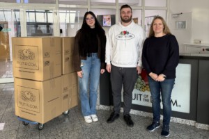 Lokales Sozial-Engagement von Fruit of the Loom in Kaiserslautern Azubis von Fruit of the Loom