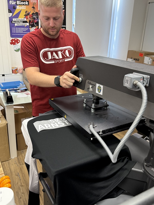 Kabine38 Transfer DTF-Trikot Transferpresse